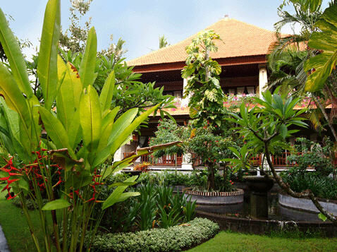 Bali Tropic Resort & Spa: Royal Bungalow Exterior