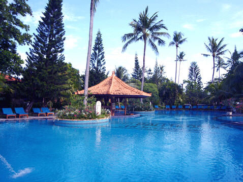 Bali Tropic Resort & Spa: Outdoor Pool