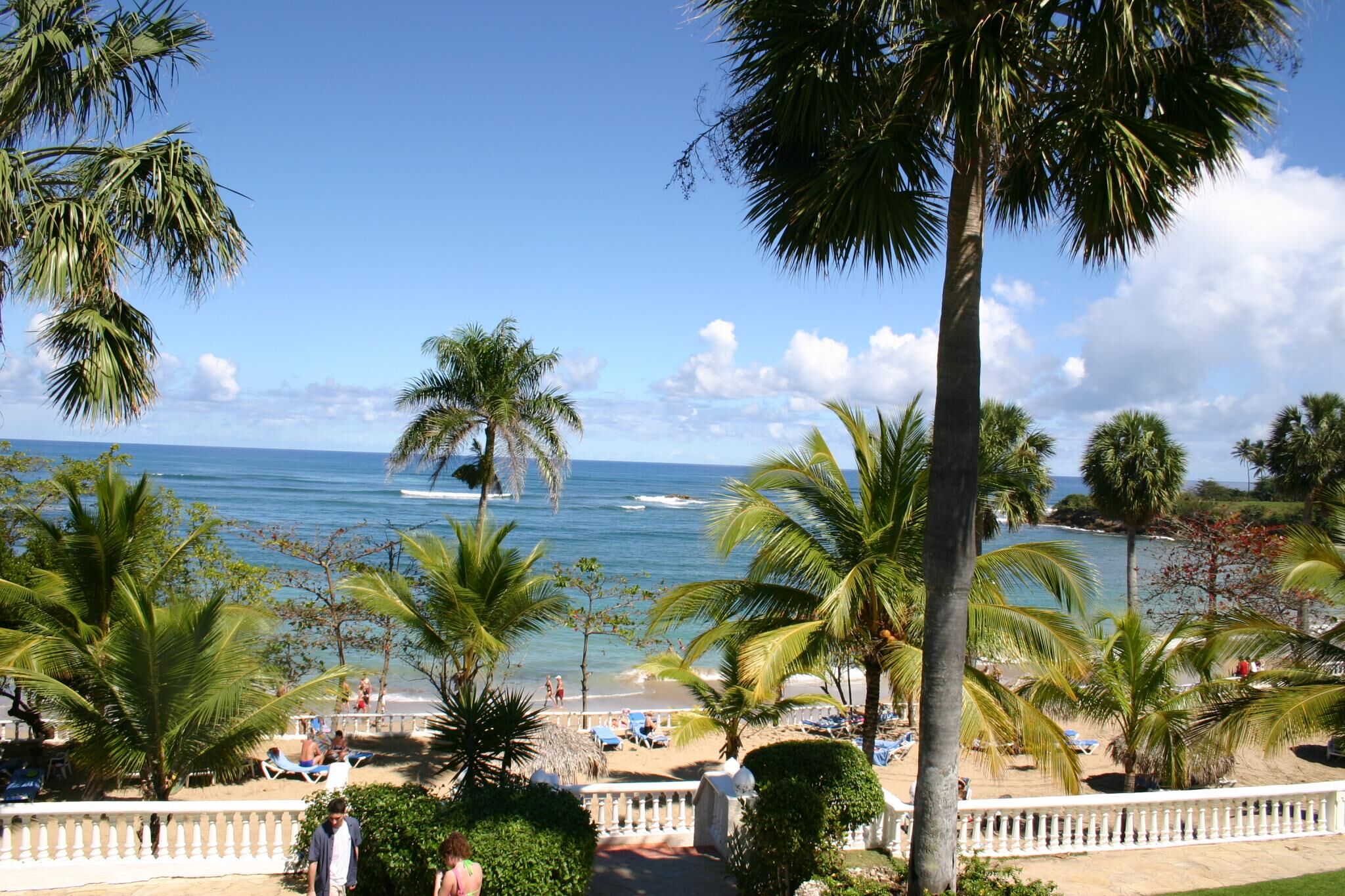 Lifestyle Crown Villas - beach at the resort