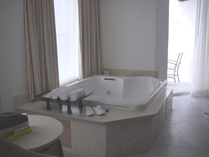 Playacar Palace - Jacuzzi Tub