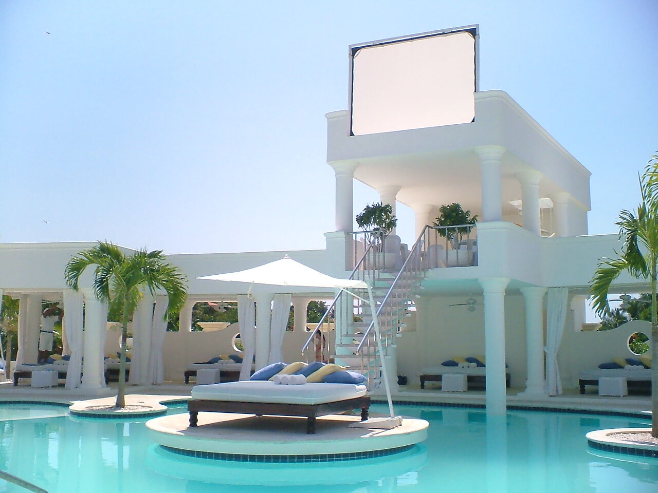 Lifestyle Crown Villas - VIP pool