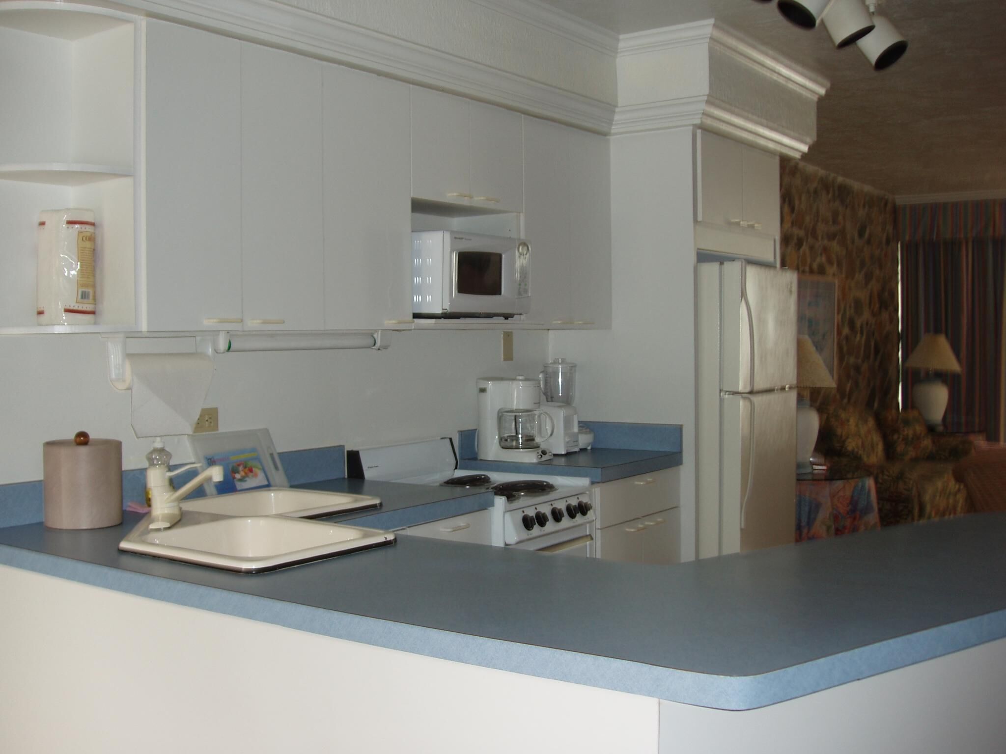 Bluebeard's Castle - Unit Kitchen