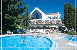 Lake Okanagan Resort - Pool