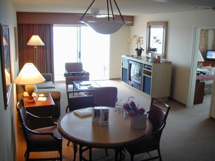 Ka'anapali Beach Club - unit living and dining areas