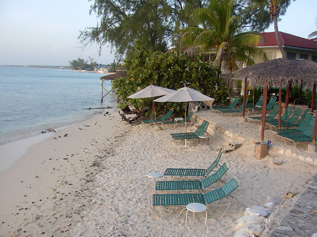 Plantation Village Beach Resort - Beach