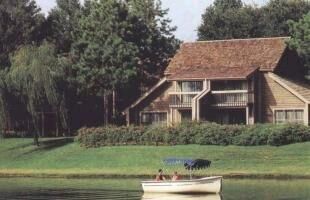 Disney's Saratoga Springs Resort & Spa - Lake