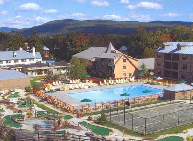 Oak 'n Spruce Resort - Pool