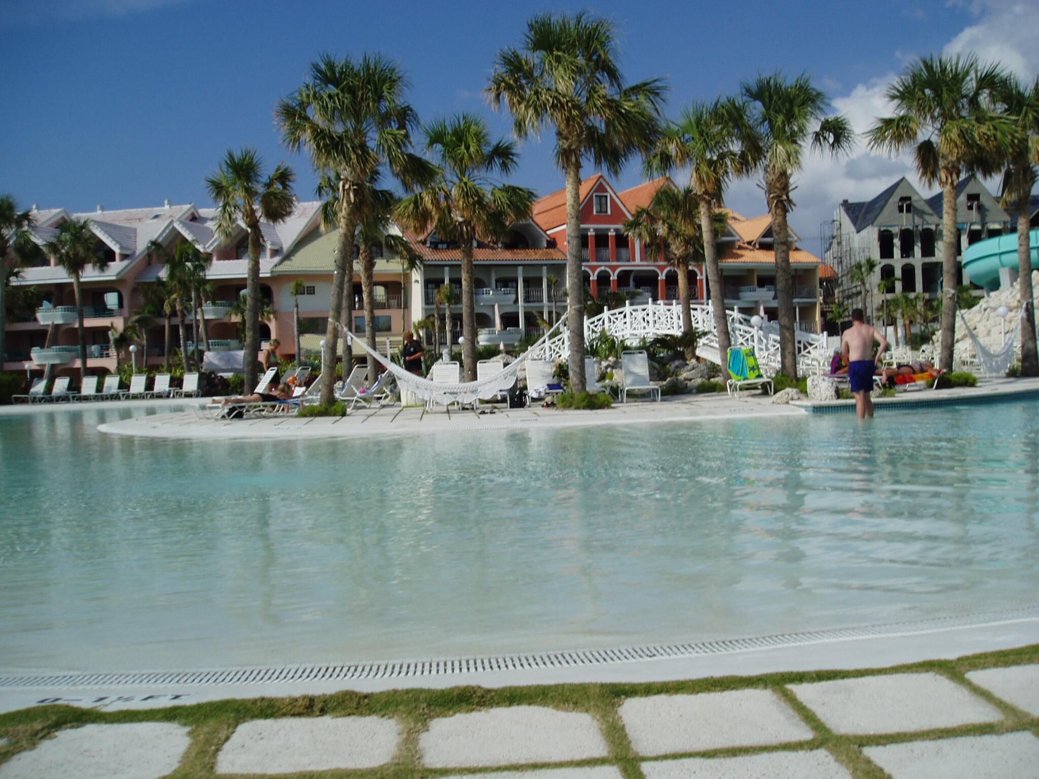 Ritz 2 Coral Suites - Pool