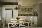 Tropic Shores Resort - Kitchen