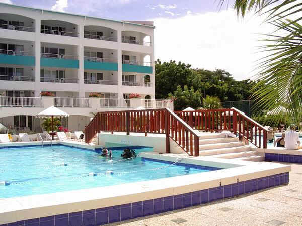 Pelican Resort Club - Pool