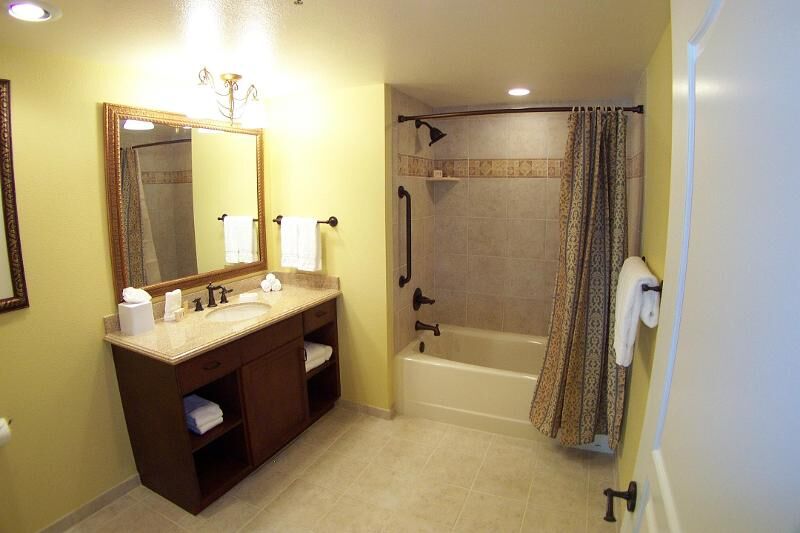 Marriott's Grand Chateau - Unit Bathroom