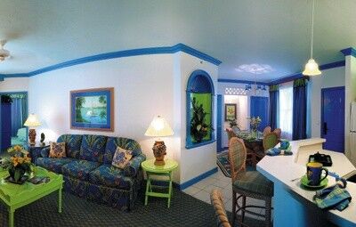 Harborside Resort at Atlantis - unit living area and kitchen