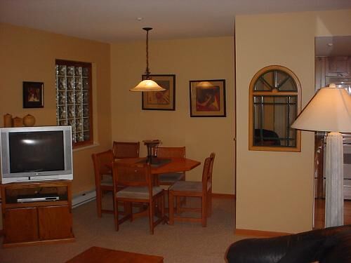 Stoney Creek Northstar - dining room