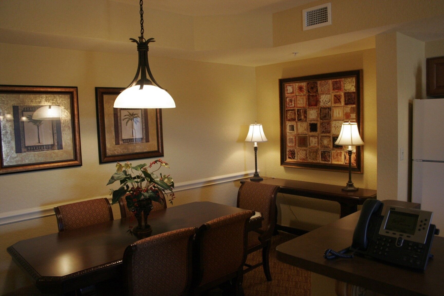 Wyndham Bonnet Creek Resort - Unit Dining Area