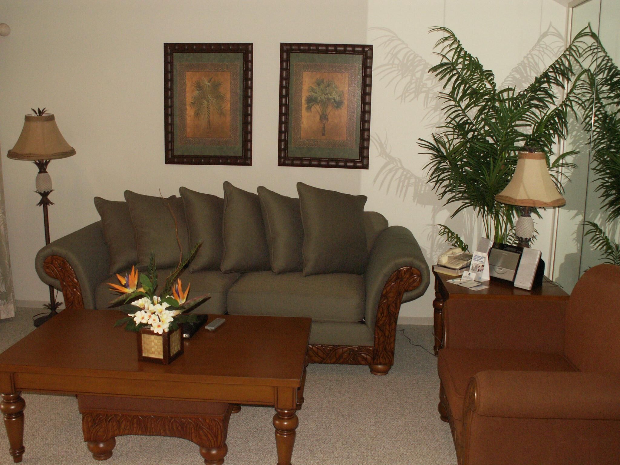 Kona Coast Resort - Unit Living Area