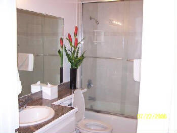 Kona Reef - Unit Bathroom