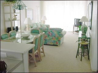 Shell Island Beach Club - Unit Living Area