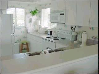 Shell Island Beach Club - Unit Kitchen