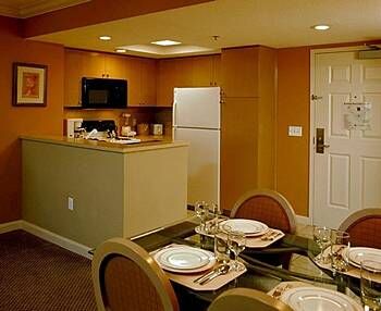 HGVC at the Las Vegas Hilton - Unit Dining Area