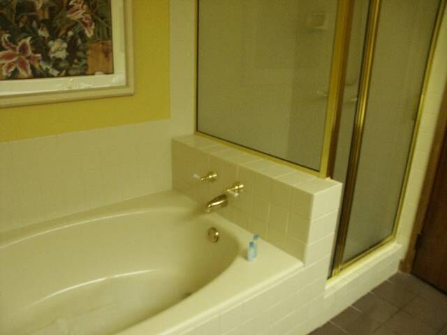 The Bay Club at Waikoloa Beach - Unit Guest Bathroom