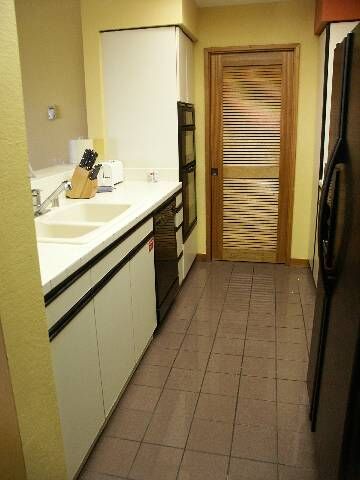 The Bay Club at Waikoloa Beach - Unit Kitchen