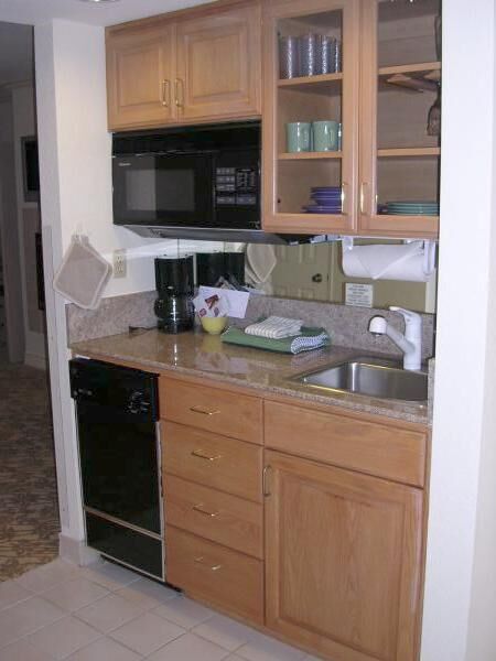 Coronado Beach Resort - Unit Kitchen
