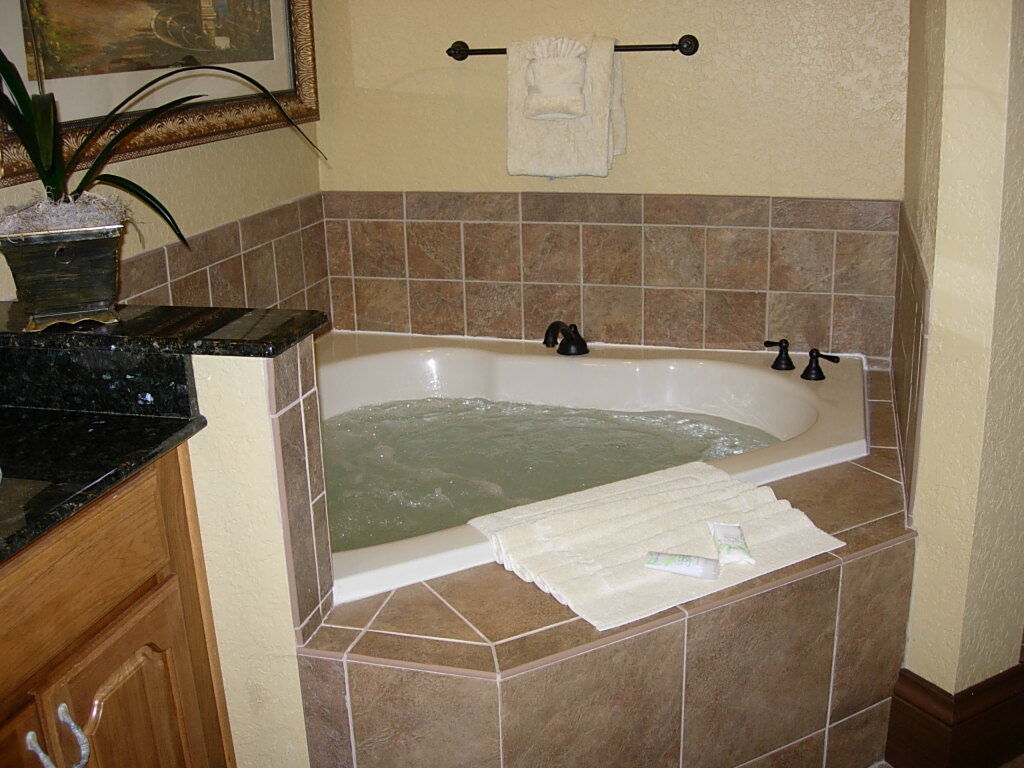 Wyndham Bonnet Creek Resort - Unit Jacuzzi Tub