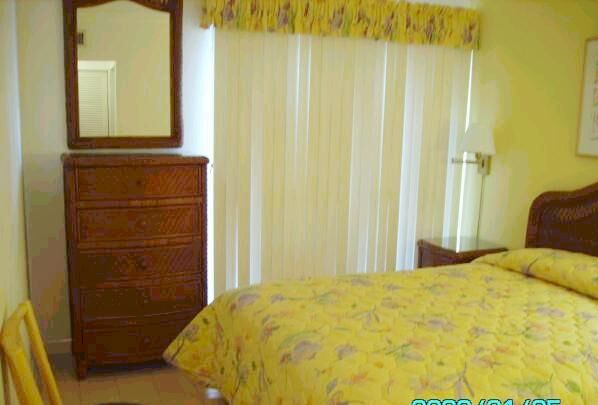 Westwind II Club - Unit Bedroom