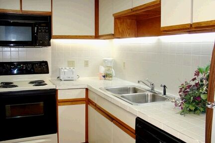 Links Golf and Racquet Club - kitchen