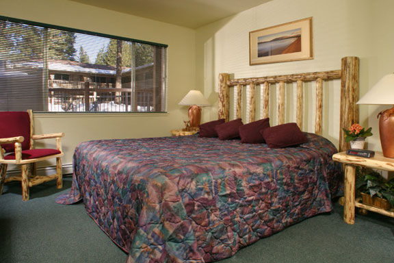 The Lodge at Lake Tahoe - Unit Bedroom