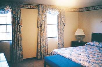Mountain Meadows Resort - Unit Bedroom