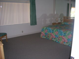 Coral Reef Beach Resort - Unit Bedroom