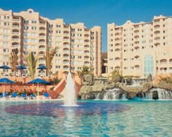 Resort Exterior/pool