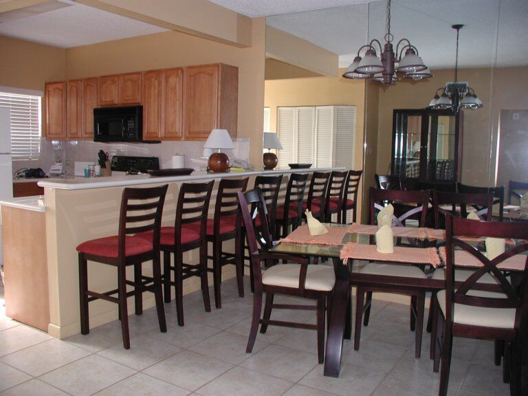 Plantation Village Beach Resort - Unit Dining Area