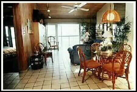 The Galleon Resort - Unit Living Area