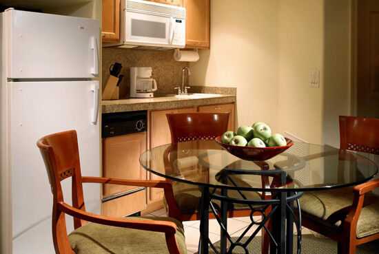 Sheraton Desert Oasis - Villa Kitchen and Dining Area