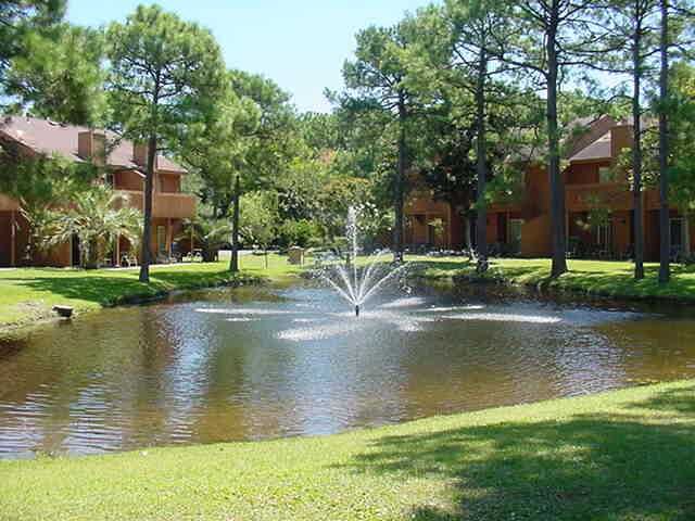 Links Golf and Racquet Club - pond