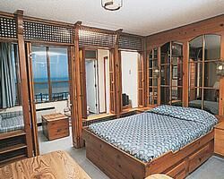 Georgian Inn Beach Club - Bedroom