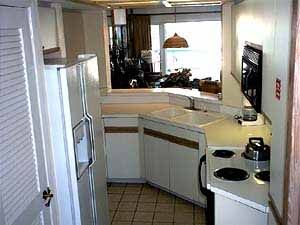 The Galleon Resort - Unit Kitchen