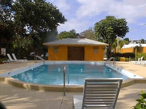Dover House - Pool