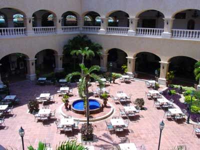 Aventura Palace - Courtyard