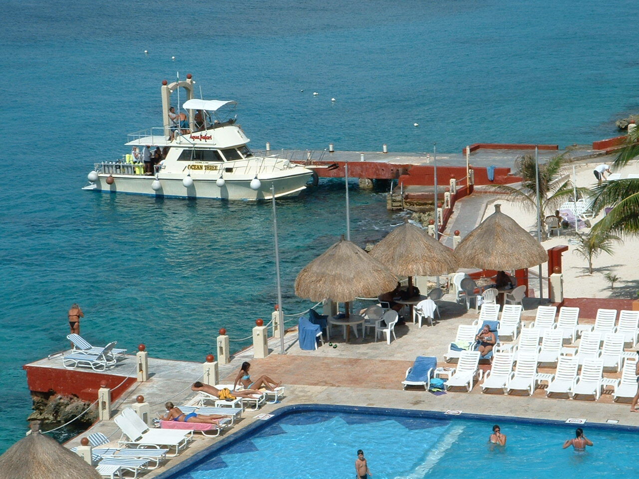 Cozumel Palace - Diveboat Pier & Diveshop 